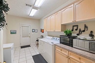 TOWNE LAKE GOLF COURSE BEAUTY! Don't miss this beautifully - photo 49