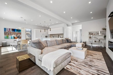 Experience unparalleled luxury in this custom modern estate - photo 7