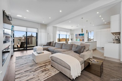 Experience unparalleled luxury in this custom modern estate - photo 8
