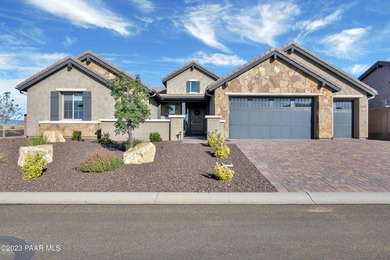 This freshly painted, immaculate home has been so well cared for - photo 1