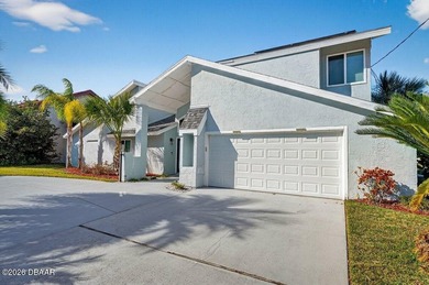 Vintage Contemporary Waterfront -- Fully Furnished & Turnkey - photo 14