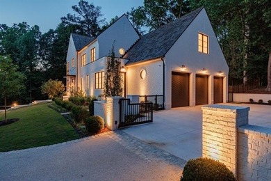 Tucked away on a private corner along a tree-lined cul-de-sac - photo 4
