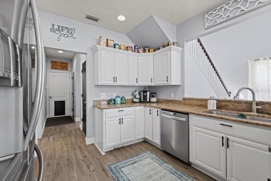 Motivated Seller * A stunning 4 bedroom/4 bathroom , 2 story - photo 15