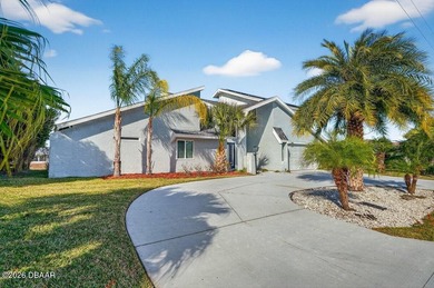 Vintage Contemporary Waterfront -- Fully Furnished & Turnkey - photo 16