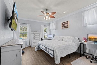 Motivated Seller * A stunning 4 bedroom/4 bathroom , 2 story - photo 21
