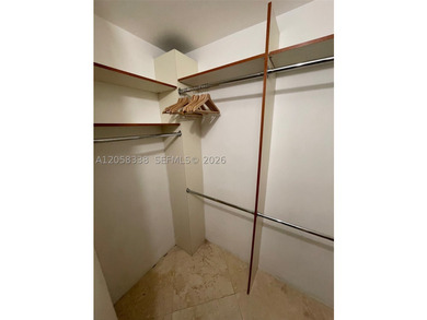 Fully furnished spacious 3 Bedroom/2 Baths with balcony and - photo 22