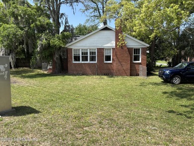 POTENTIAL 9 TO 10 CAP PROPERTY! Superb location for a general - photo 3