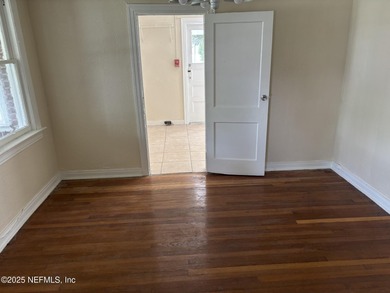 POTENTIAL 9 TO 10 CAP PROPERTY! Superb location for a general - photo 8