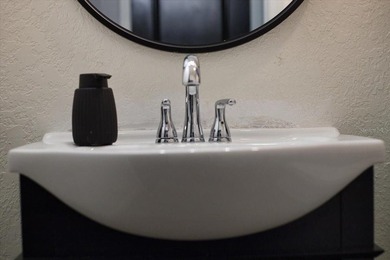 Motivated Seller * A stunning 4 bedroom/4 bathroom , 2 story - photo 41