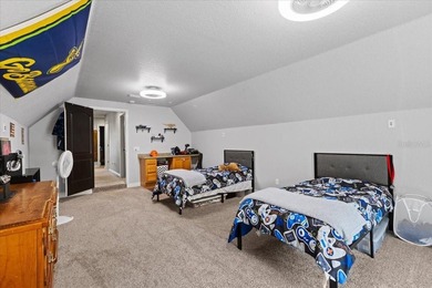 Motivated Seller * A stunning 4 bedroom/4 bathroom , 2 story - photo 43