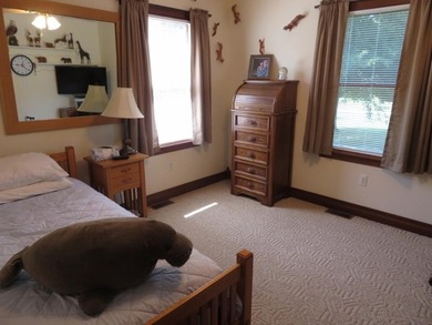 This home is an excellent built home with custom woodwork, large - photo 7