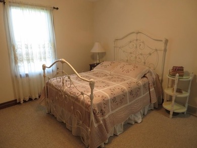 This home is an excellent built home with custom woodwork, large - photo 8