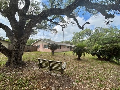 PRICE DROP! This beautifully updated ranch-style home offers - photo 31