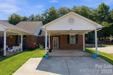 Welcome to Comfort and Tranquility in this sought after 55+ - photo 2