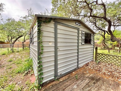 PRICE DROP! This beautifully updated ranch-style home offers - photo 38