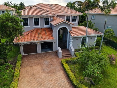Experience modern luxury in this fully renovated 5-bed, 4-bath - photo 3