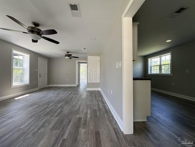 Charming 1938 Cottage with Modern Upgrades This beautifully - photo 4