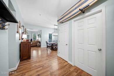 Welcome home to this bright and spacious 3-bedroom, ground-floor - photo 3