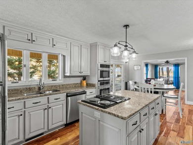 Magnificent deep-water riverfront retreat with stunning - photo 11