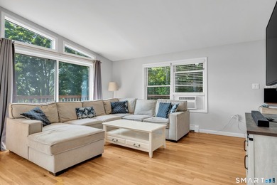 Welcome home to this bright and inviting 3-bedroom, 2-full-bath - photo 14