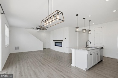 Built in 2022 and meticulously maintained, this Richmond - photo 15