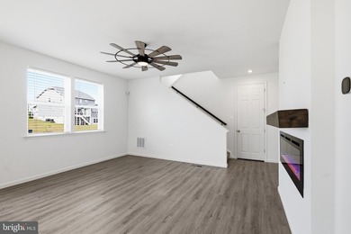 Built in 2022 and meticulously maintained, this Richmond - photo 16