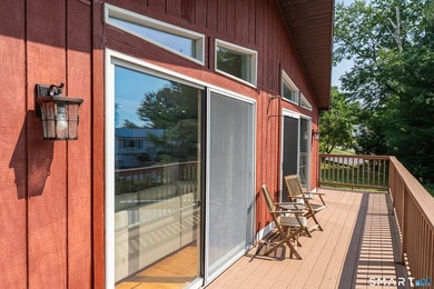 Welcome home to this bright and inviting 3-bedroom, 2-full-bath - photo 19