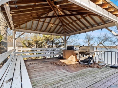 Magnificent deep-water riverfront retreat with stunning - photo 29