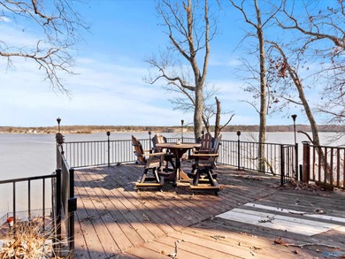 Magnificent deep-water riverfront retreat with stunning - photo 31