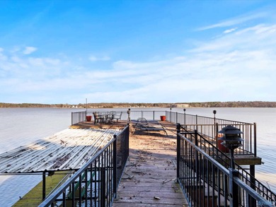 Magnificent deep-water riverfront retreat with stunning - photo 32