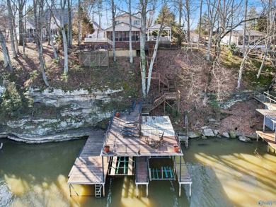 Magnificent deep-water riverfront retreat with stunning - photo 36
