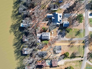 Magnificent deep-water riverfront retreat with stunning - photo 37