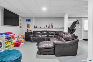 Welcome home to this bright and inviting 3-bedroom, 2-full-bath - photo 38