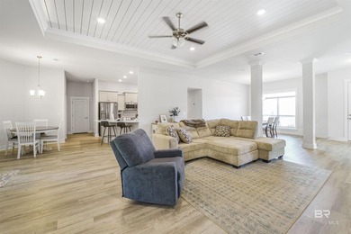 Welcome to this beautifully designed 4-bedroom, 3-bath brick - photo 11