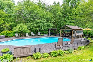 Welcome to your private rural sanctuary in scenic Warren. Tucked - photo 3