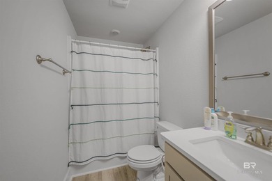 Welcome to this beautifully designed 4-bedroom, 3-bath brick - photo 19