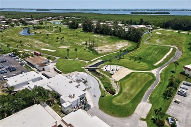 Gorgeous 3 bed 2 ba condo in the highly sought after Grand - photo 36