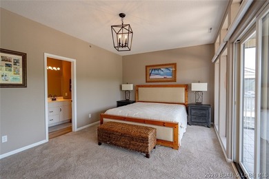 This top-floor Lazy Days condo shows like brand new and is being - photo 18