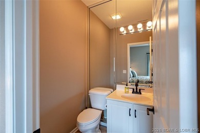 This top-floor Lazy Days condo shows like brand new and is being - photo 24