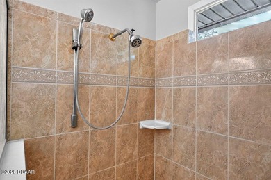 Welcome home to this beautifully maintained 3-bedroom, 2-bath - photo 33