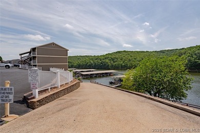 This top-floor Lazy Days condo shows like brand new and is being - photo 35