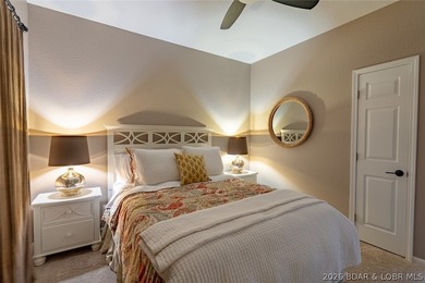 This top-floor Lazy Days condo shows like brand new and is being - photo 36