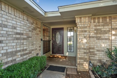 Updated 3-bed, 2-bath home on cul-de-sac with 2 living areas - photo 2