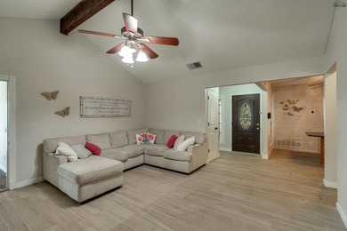 Updated 3-bed, 2-bath home on cul-de-sac with 2 living areas - photo 4