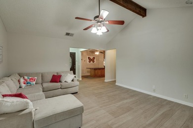 Updated 3-bed, 2-bath home on cul-de-sac with 2 living areas - photo 6