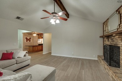 Updated 3-bed, 2-bath home on cul-de-sac with 2 living areas - photo 7