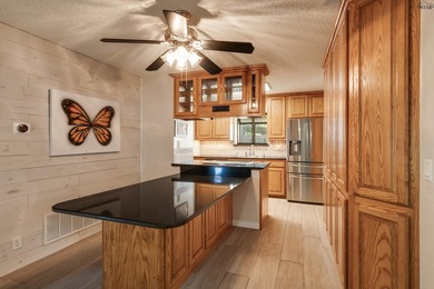 Updated 3-bed, 2-bath home on cul-de-sac with 2 living areas - photo 8