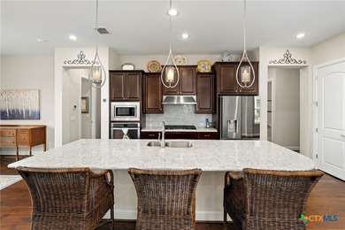 Thoughtfully designed home offering a functional layout, bright - photo 7