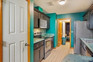 SHORT SALE!! GREAT HOUSE FOR A BUYER THAT CAN WAIT TO CLOSE ON A - photo 8