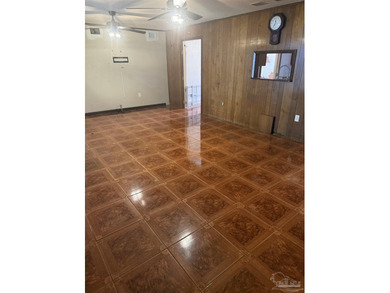 Motivated seller! Conveniently located near shopping, dining - photo 3